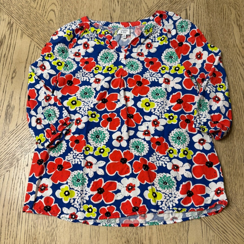 Crown & Ivy Girls Size Medium Red Floral Print‎ 3/4 Sleeve Top Blouse Blue